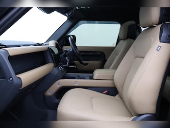 Used Land Rover Defender 2025 for sale - 78542660: Photo