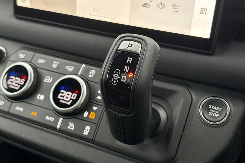 Used Land Rover Defender 2024 for sale - 77391852: Photo 13