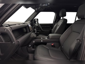 Used Land Rover Defender 2024 for sale - 77391852: Photo