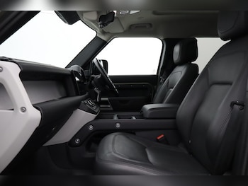 Used Land Rover Defender 2023 for sale - 78787820: Photo