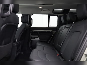Used Land Rover Defender 2023 for sale - 78787820: Photo