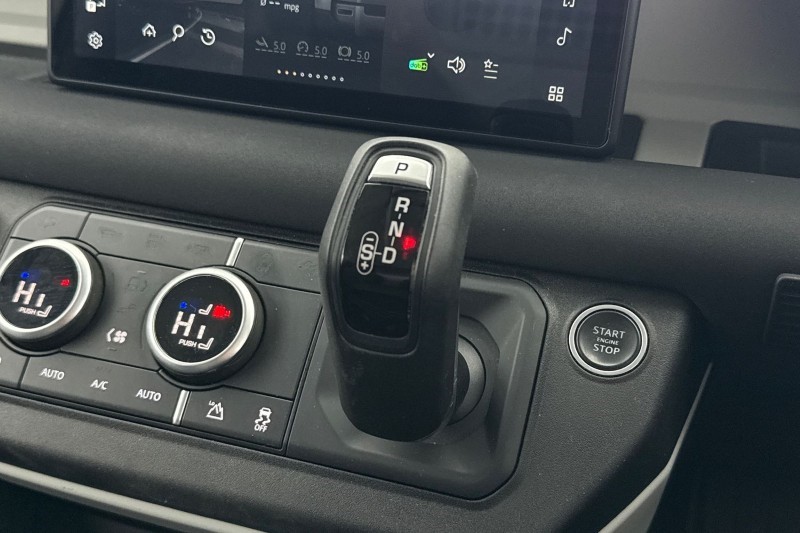 Used Land Rover Defender 2021 for sale - 77225307: Photo 13