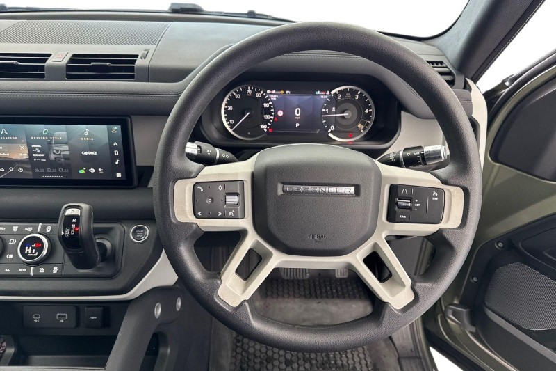 Used Land Rover Defender 2021 for sale - 77225307: Photo 15