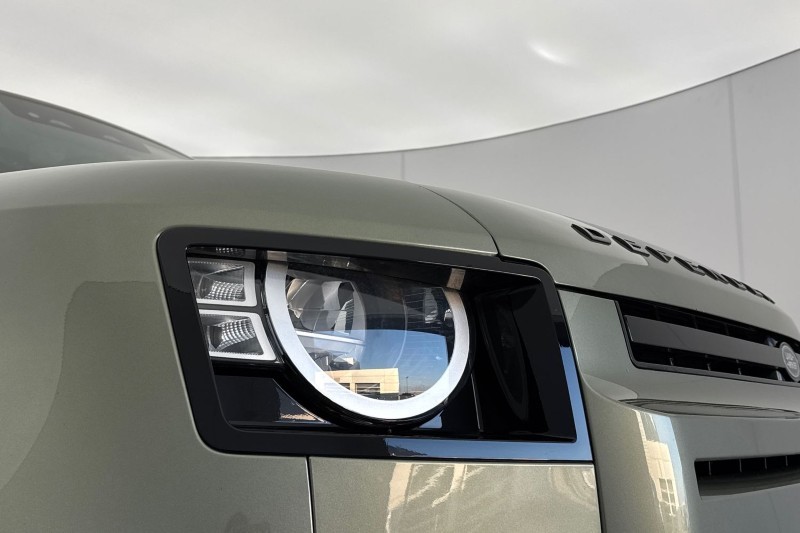 Used Land Rover Defender 2021 for sale - 77225307: Photo 17