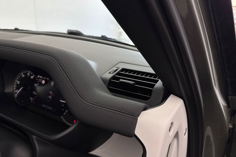 Used Land Rover Defender 2021 for sale - 77225307: Photo 18