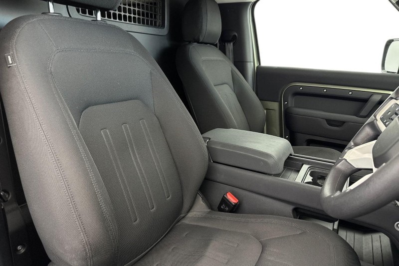 Used Land Rover Defender 2021 for sale - 77225307: Photo 25