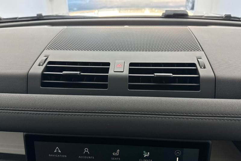 Used Land Rover Defender 2021 for sale - 77225307: Photo 32