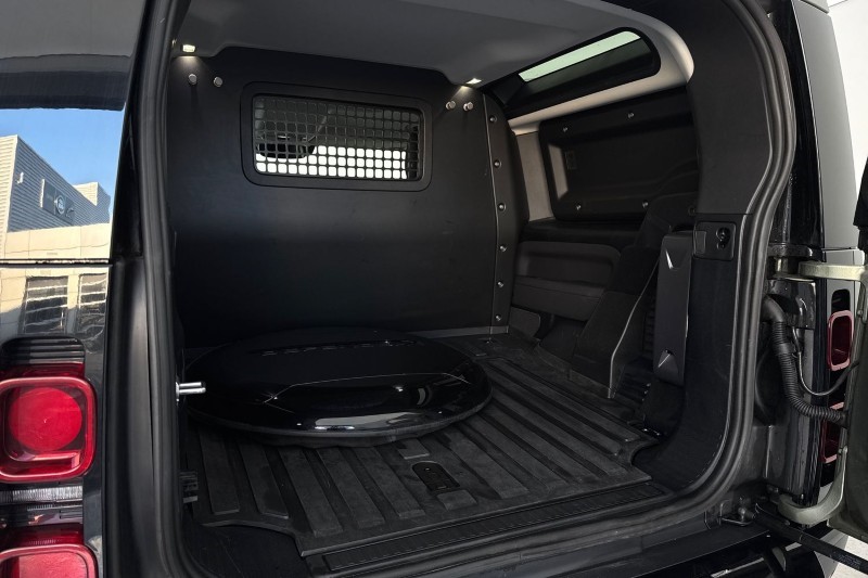 Used Land Rover Defender 2021 for sale - 77225307: Photo 34