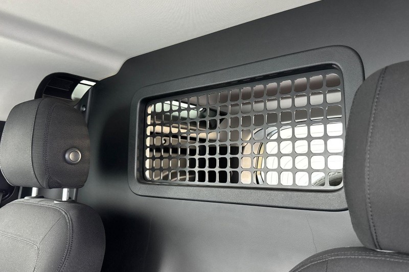 Used Land Rover Defender 2021 for sale - 77225307: Photo 4