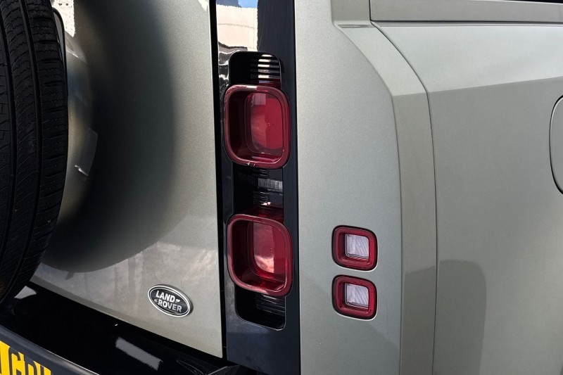 Used Land Rover Defender 2021 for sale - 77225307: Photo 41