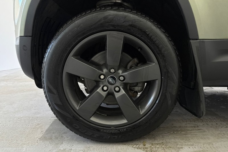 Used Land Rover Defender 2021 for sale - 77225307: Photo 8