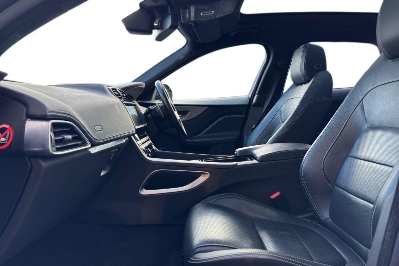 Used Jaguar F-Pace 2018 for sale - 77581457: Photo 4