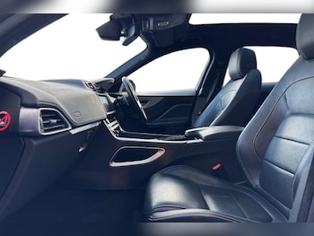 Used Jaguar F-Pace 2018 for sale - 77581457: Photo