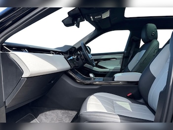 Used Land Rover Range Rover Evoque 2025 for sale - 78499560: Photo