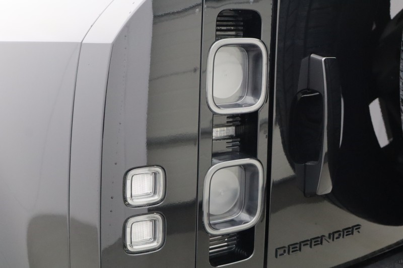 Used Land Rover Defender 2023 for sale - 78067132: Photo 20