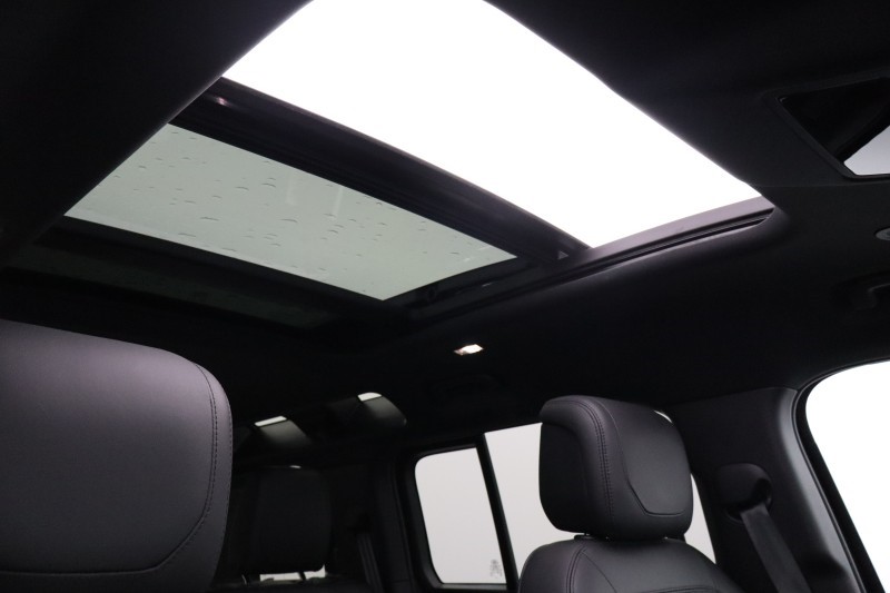 Used Land Rover Defender 2023 for sale - 78067132: Photo 23