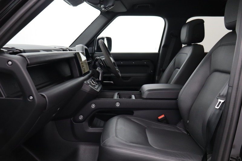 Used Land Rover Defender 2023 for sale - 78067132: Photo 3