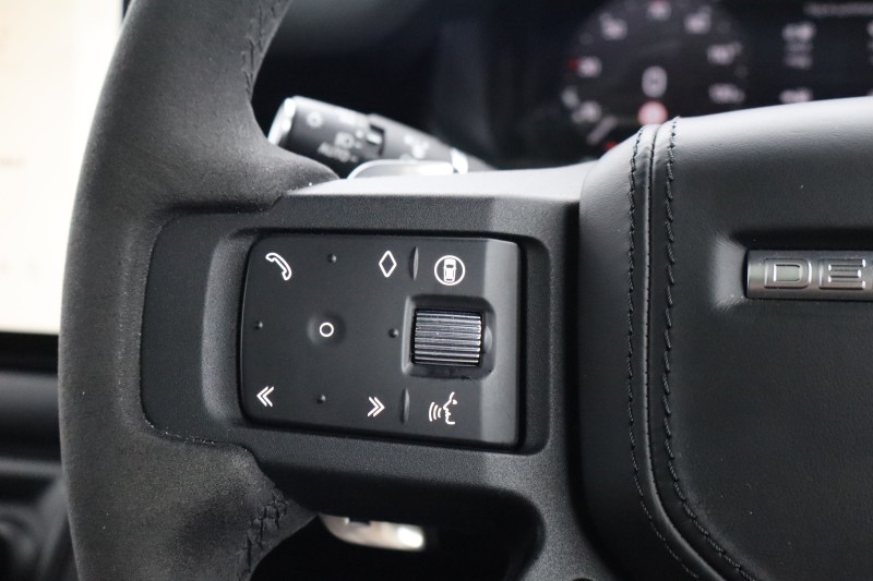 Used Land Rover Defender 2023 for sale - 78067132: Photo 30