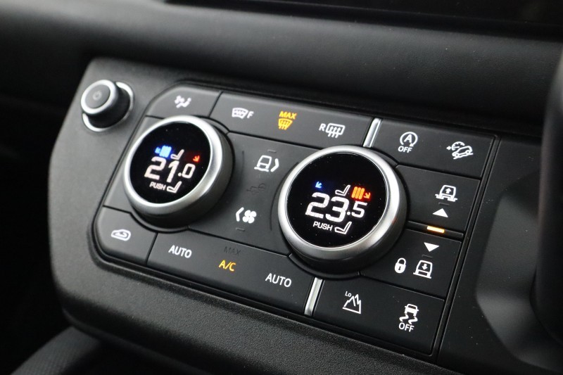 Used Land Rover Defender 2023 for sale - 78067132: Photo 38