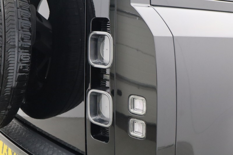 Used Land Rover Defender 2023 for sale - 78067132: Photo 56