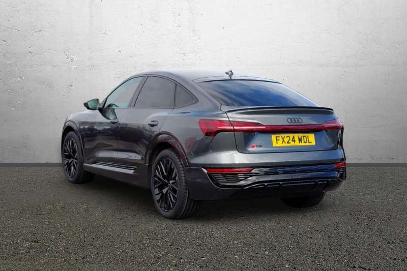 Used Audi Q8 2024 for sale - 78028106: Photo 2