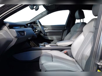 Used Audi Q8 2024 for sale - 78028106: Photo