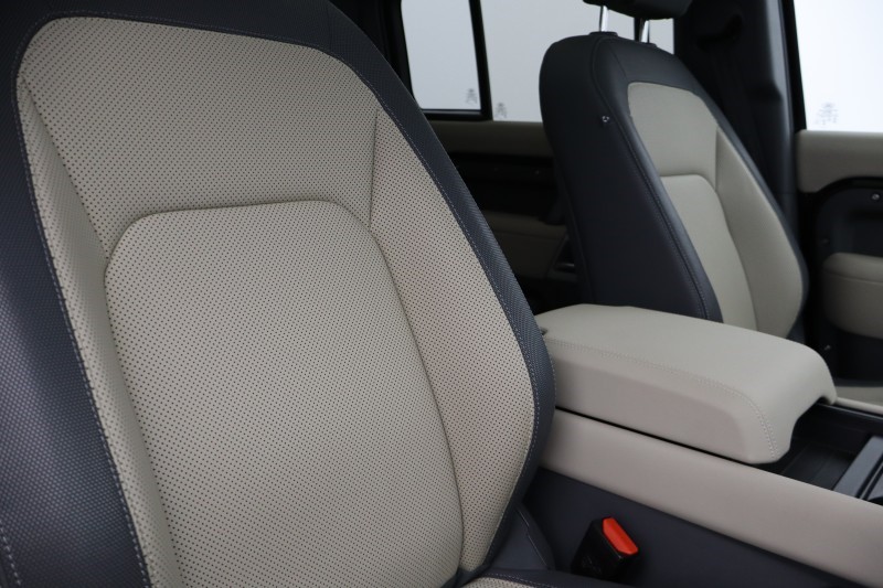 Used Land Rover Defender 2023 for sale - 78053246: Photo 29