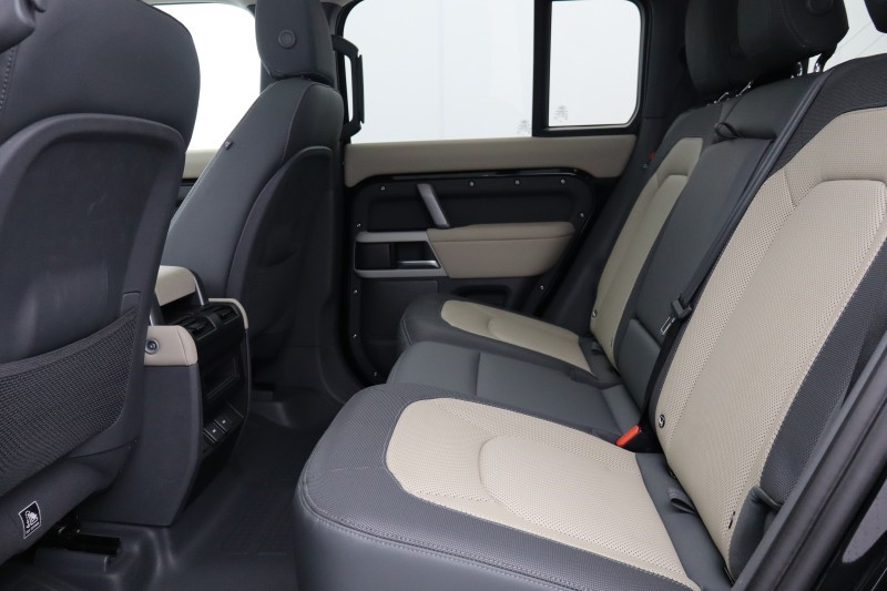 Used Land Rover Defender 2023 for sale - 78053246: Photo 4