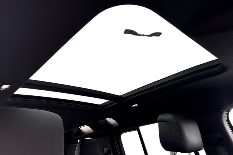 Used Land Rover Defender 2025 for sale - 76984321: Photo 21