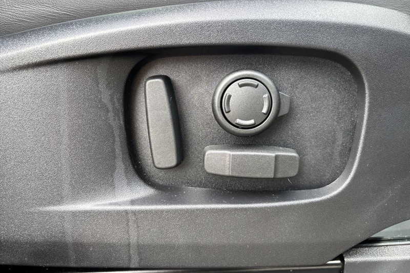 Used Land Rover Defender 2025 for sale - 76984321: Photo 24