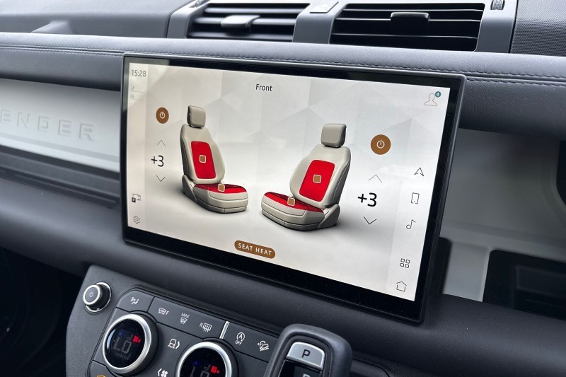 Used Land Rover Defender 2025 for sale - 76984321: Photo 32