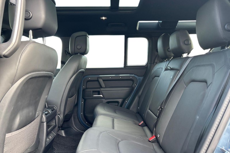 Used Land Rover Defender 2025 for sale - 76984321: Photo 4