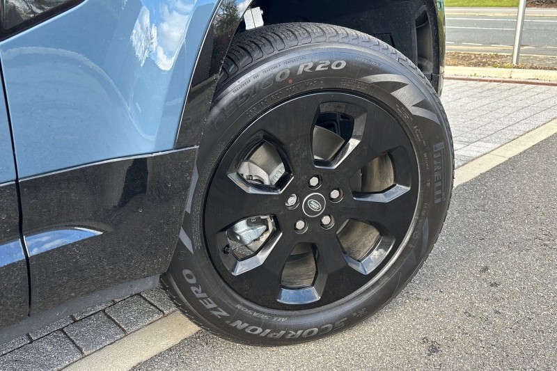 Used Land Rover Defender 2025 for sale - 76984321: Photo 46