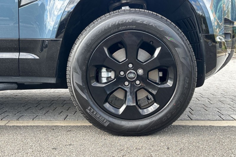 Used Land Rover Defender 2025 for sale - 76984321: Photo 8