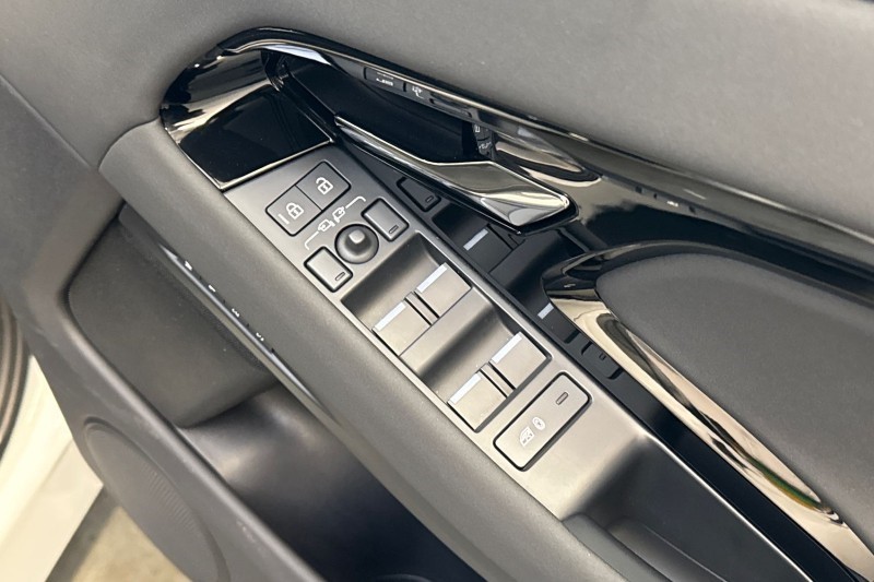 Used Land Rover Range Rover Evoque 2025 for sale - 77504448: Photo 22