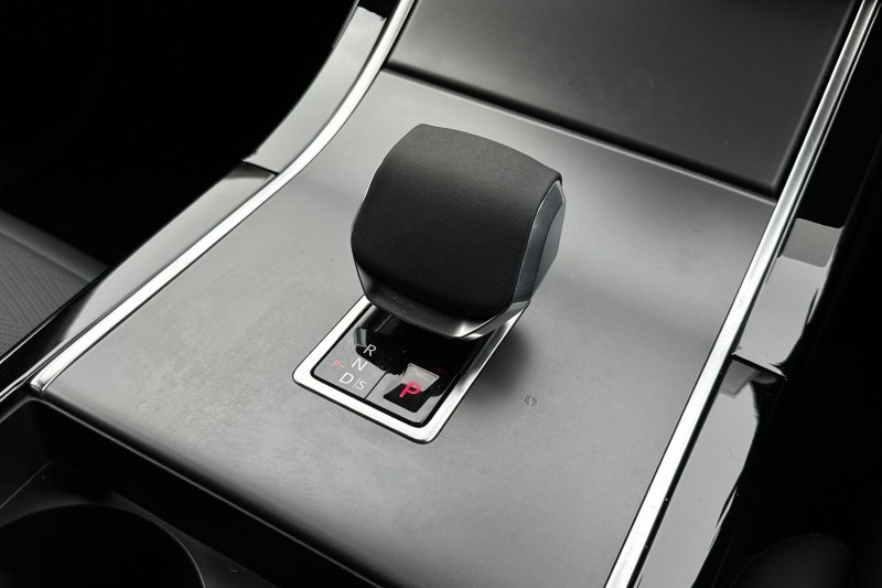 Used Land Rover Range Rover Velar 2024 for sale - 76984349: Photo 13