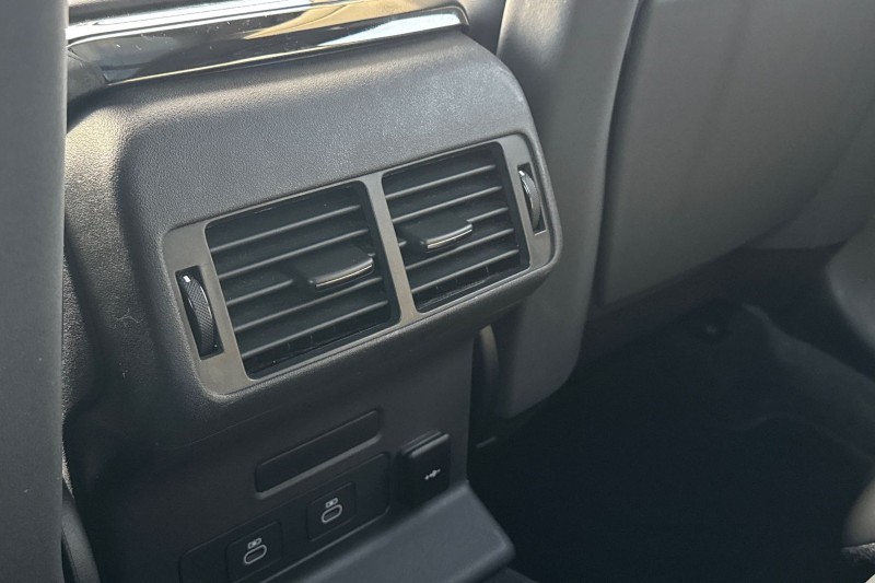 Used Land Rover Range Rover Velar 2024 for sale - 76984349: Photo 18