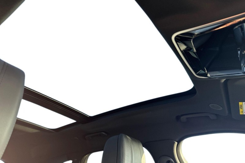 Used Land Rover Range Rover Velar 2024 for sale - 76984349: Photo 21