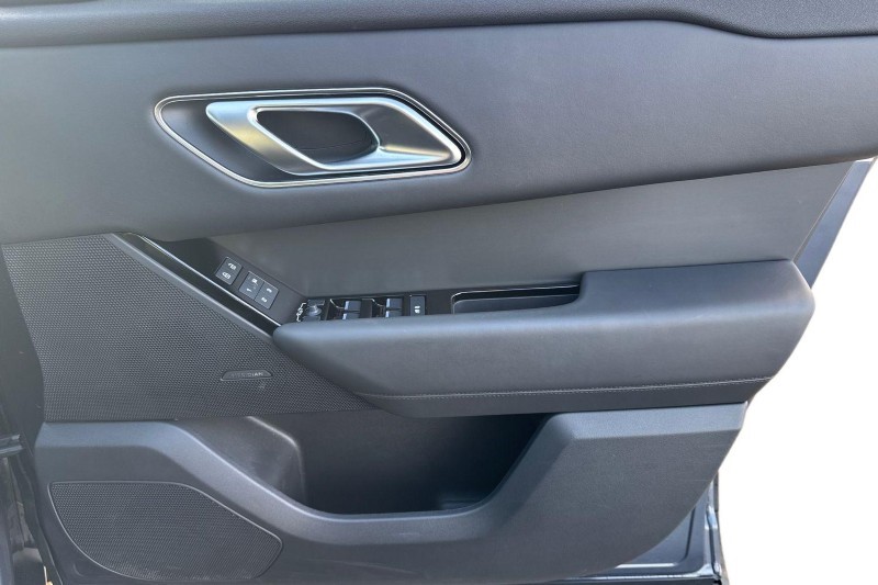 Used Land Rover Range Rover Velar 2024 for sale - 76984349: Photo 22