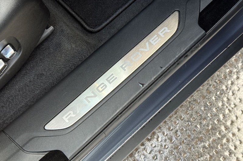 Used Land Rover Range Rover Velar 2024 for sale - 76984349: Photo 33