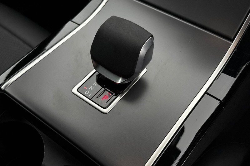 Used Land Rover Range Rover Velar 2024 for sale - 77459851: Photo 13