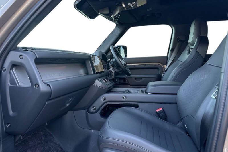 Used Land Rover Defender 2026 for sale - 78175992: Photo 4