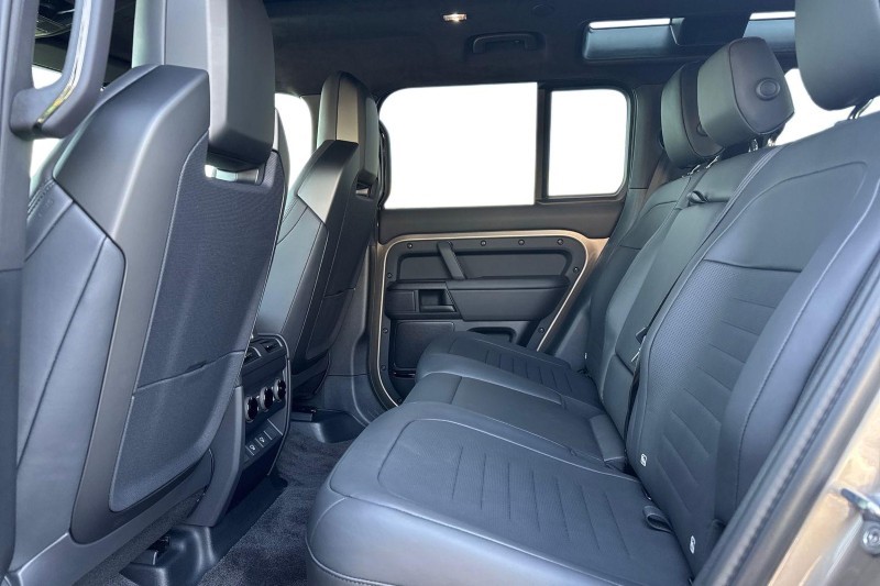 Used Land Rover Defender 2026 for sale - 78175992: Photo 5