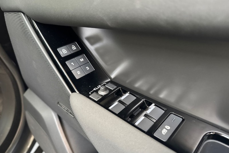 Used Land Rover Range Rover Velar 2025 for sale - 76984346: Photo 23