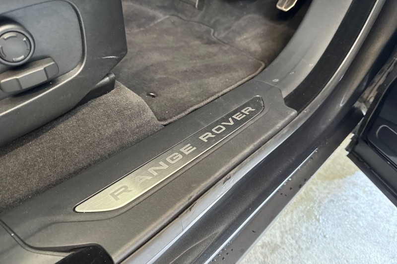 Used Land Rover Range Rover Velar 2025 for sale - 76984346: Photo 38