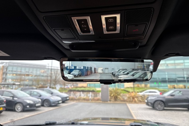 Used Land Rover Defender 2020 for sale - 76984360: Photo 12