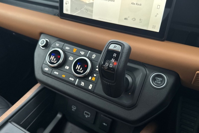 Used Land Rover Defender 2020 for sale - 76984360: Photo 24