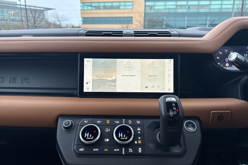 Used Land Rover Defender 2020 for sale - 76984360: Photo 25