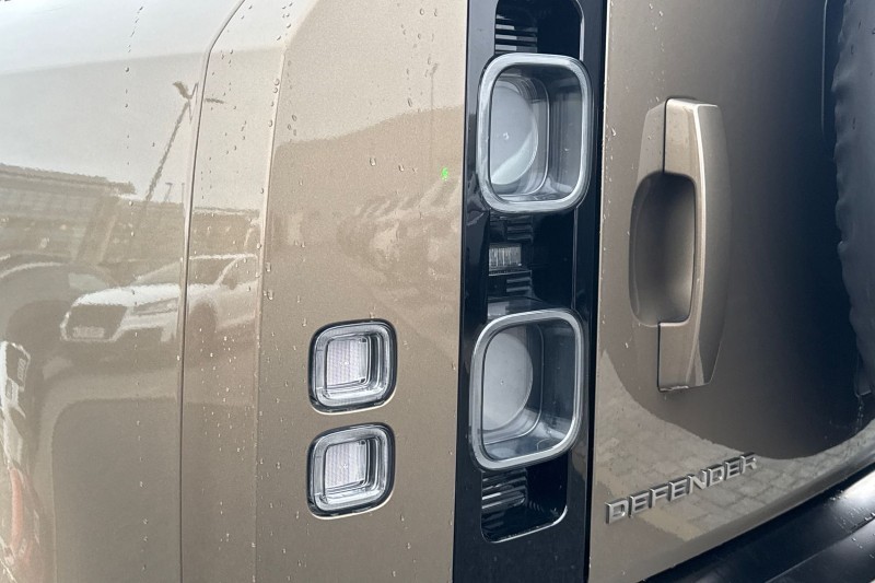 Used Land Rover Defender 2020 for sale - 76984360: Photo 28