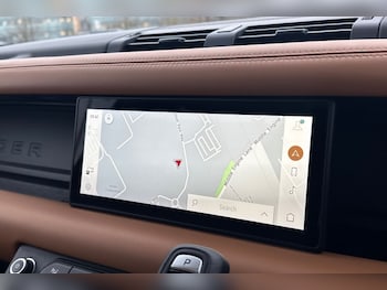 Used Land Rover Defender 2020 for sale - 76984360: Photo